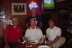 02-Alumni-Weekend-DUs-at-Mac-Joes