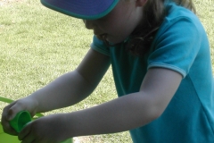 03-Egg-Hunt-girl-with-hat