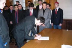 09-Spring-Pledge-Pinning-9-Pat-Godfray_upscale