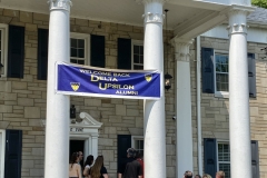 23-Alumni-Weekend-Guests-on-Porch