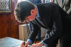 32DD0860-1BF4-4721-9B76-6FDF82FE7681