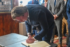 585F4CCE-9313-4EE4-B44E-5DBE0C910B01